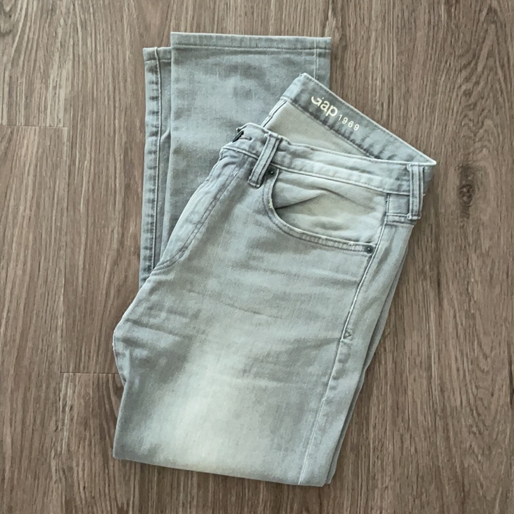 GAP - Light Gray Straight Jeans (Size 29)